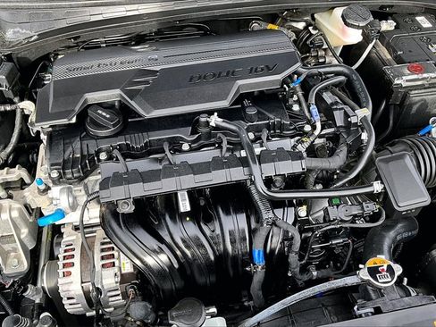 Used 2025 Hyundai Elantra Sport image 34