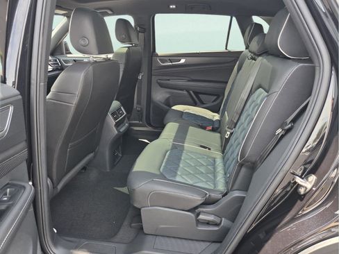 New 2026 Volkswagen Atlas Cross Sport SEL Premium R-Line AWD/4WD image 10