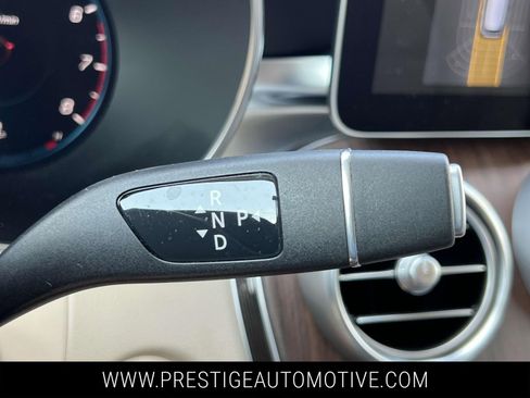 Used 2022 Mercedes-Benz GLC 300 4MATIC w/ Premium Package Lite image 29