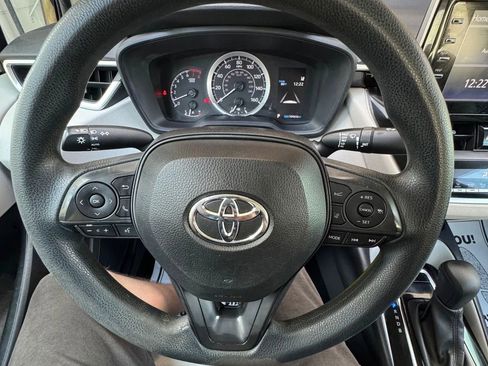 Used 2020 Toyota Corolla LE FWD image 11