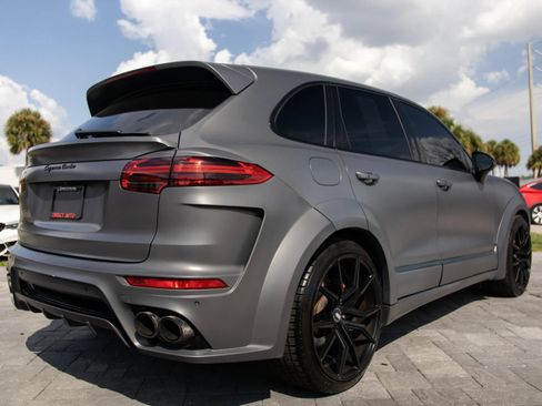 Used 2015 Porsche Cayenne Turbo AWD/4WD image 10