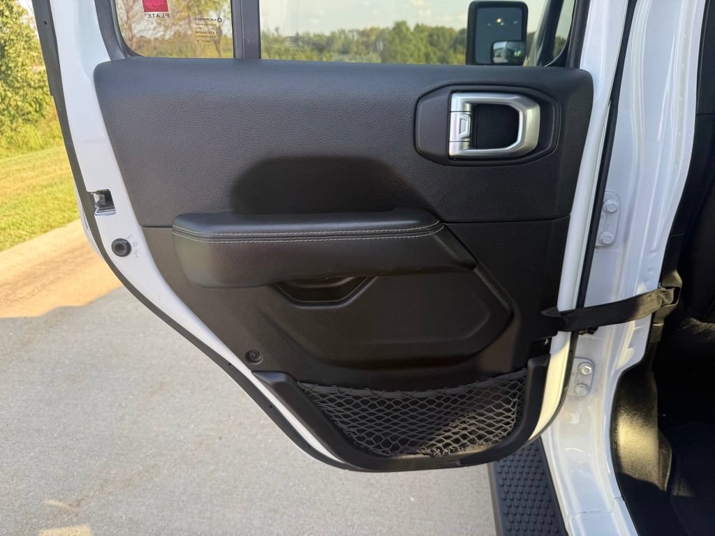 Used 2022 Jeep Wrangler Unlimited Sahara w/ Cold Weather Group AWD/4WD image 14