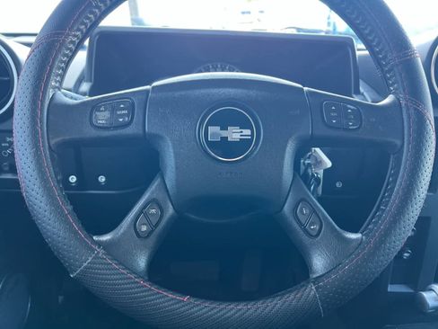 Used 2005 HUMMER H2 w/ Preferred Equipment Group image 22