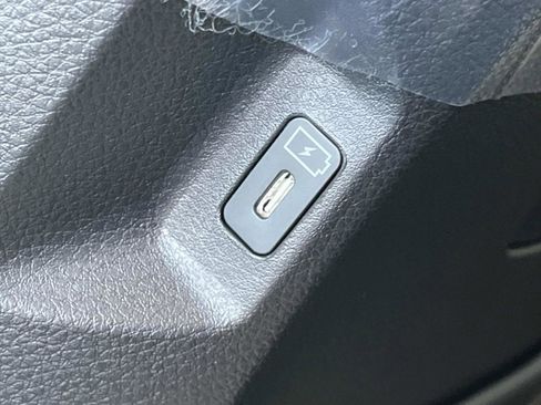 New 2026 Kia Carnival EX FWD image 18