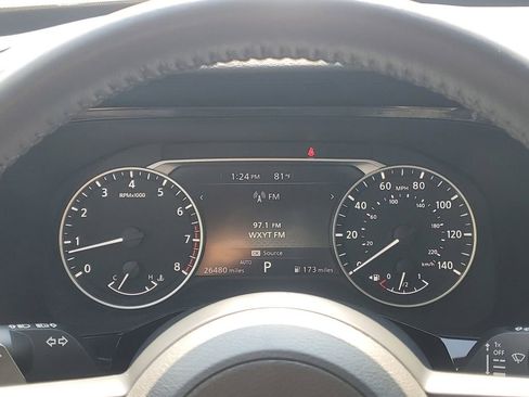 Used 2024 Nissan Pathfinder SV image 17