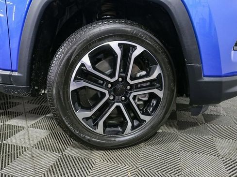 Used 2023 Jeep Compass Limited image 15