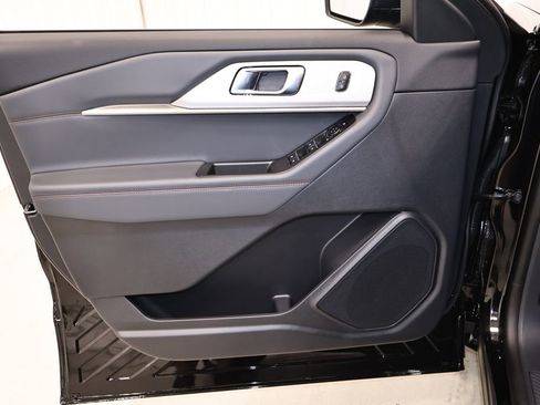 New 2026 Ford Explorer Active AWD/4WD image 9
