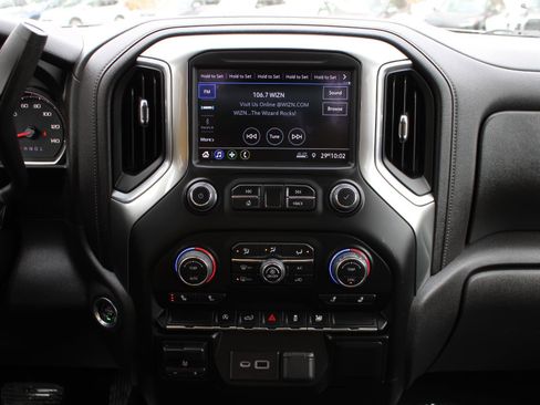 Used 2021 Chevrolet Silverado 1500 LT w/ Bed Protection Package image 10