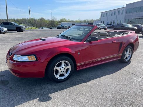 Used 2000 Ford Mustang Convertible image 11