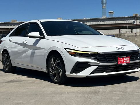 Used 2024 Hyundai Elantra SEL FWD image 10