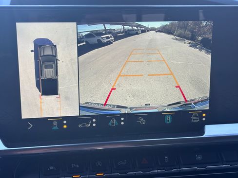 Used 2022 GMC Sierra 1500 Elevation w/ Elevation Premium Package image 9