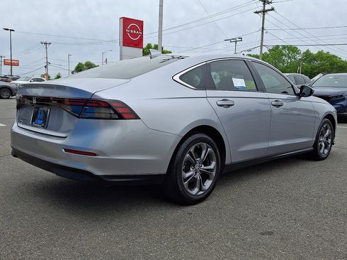 Used 2023 Honda Accord EX image 4