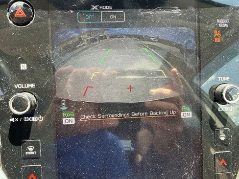 Used 2023 Subaru Outback Touring AWD/4WD image 27