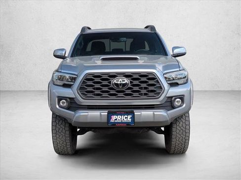 Used 2022 Toyota Tacoma TRD Sport image 2