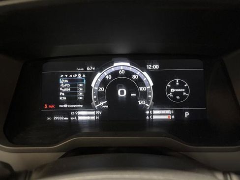 Used 2024 Toyota Tundra Limited AWD/4WD image 9