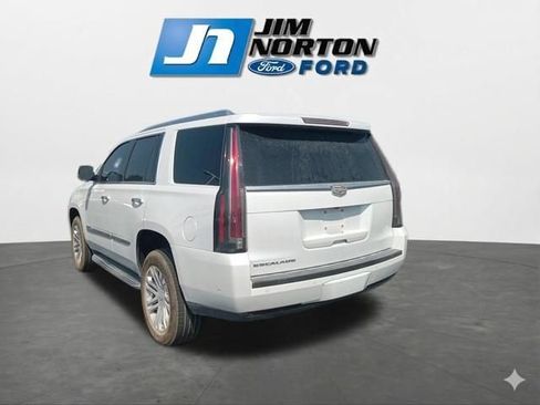 Used 2017 Cadillac Escalade 2WD image 7