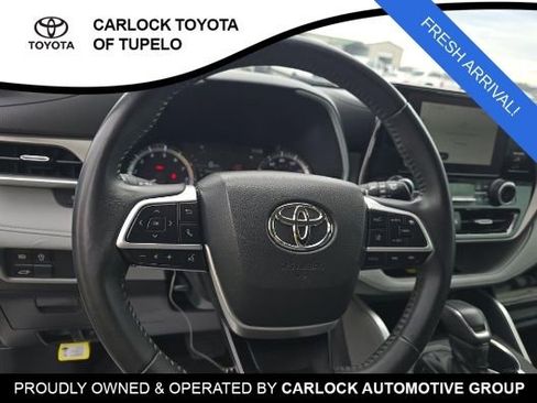 Used 2023 Toyota Highlander XLE FWD image 8