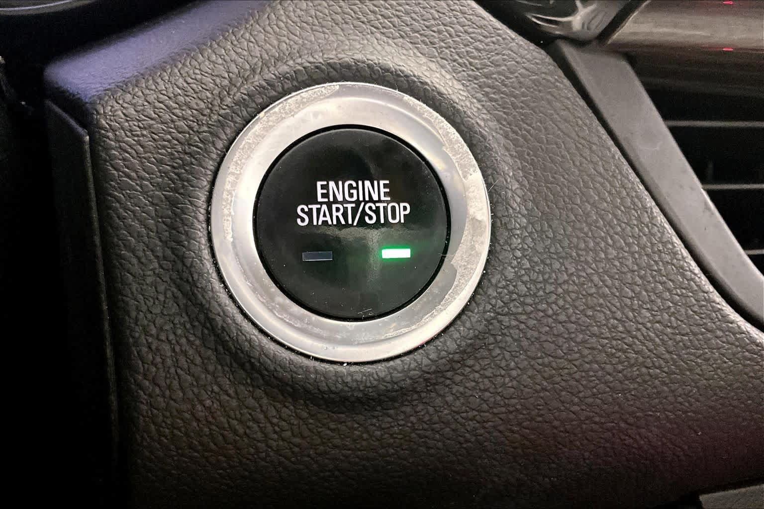 Certified 2020 Buick Envision Essence FWD image 31