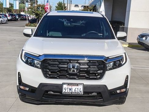 Used 2025 Honda Passport EX-L image 2