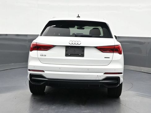 Used 2021 Audi Q3 2.0T Premium w/ Convenience Package AWD/4WD image 4