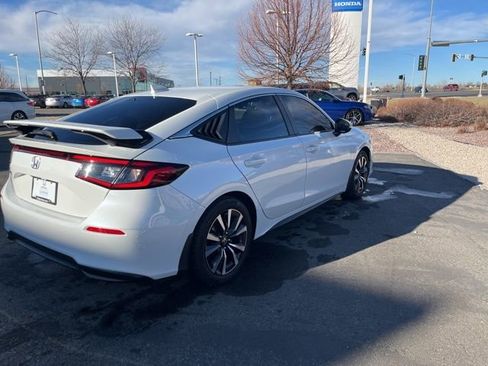 Used 2024 Honda Civic EX-L image 3