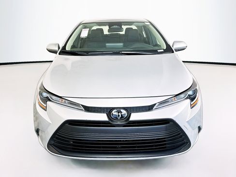 Used 2023 Toyota Corolla LE FWD image 8