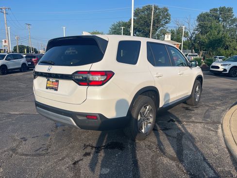 New 2025 Honda Pilot EX-L image 6