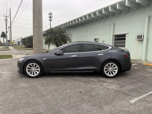 Used 2015 Tesla Model S 85 RWD image 4