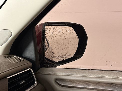 Used 2021 GMC Yukon Denali w/ Denali Ultimate Package image 24