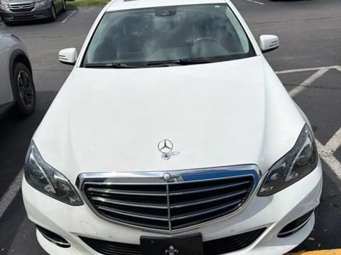 Used 2014 Mercedes-Benz E 350 Sedan image 4