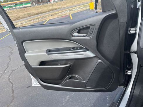 Used 2019 Chevrolet Colorado LT w/ LT Convenience Package image 11