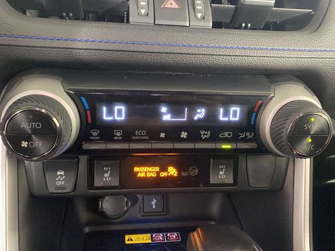 Used 2022 Toyota RAV4 XSE AWD/4WD image 15