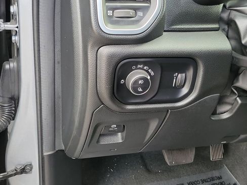 Certified 2024 RAM 1500 Big Horn AWD/4WD image 15