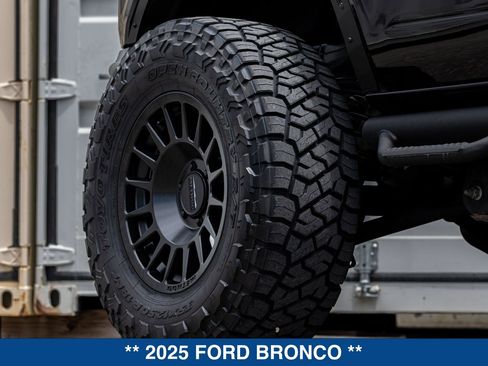 Used 2025 Ford Bronco Badlands AWD/4WD image 26