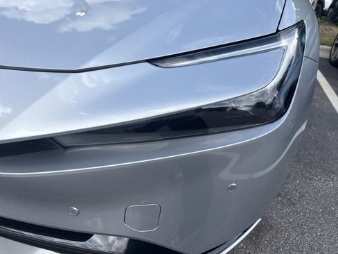 Used 2024 Toyota Prius XLE FWD image 12