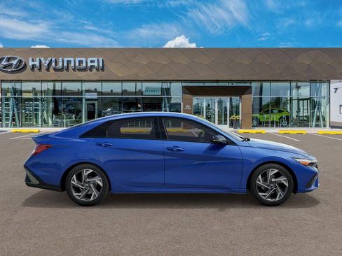 New 2025 Hyundai Elantra Sport image 7