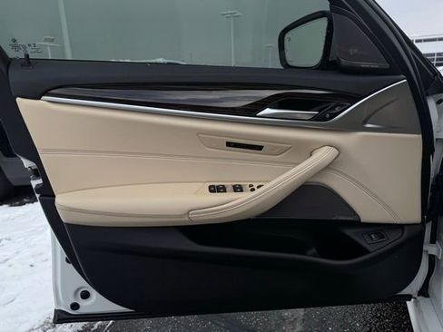 Used 2021 BMW 540i xDrive w/ M Sport Package image 12