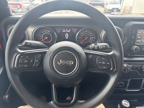 Used 2018 Jeep Wrangler Sport AWD/4WD image 14