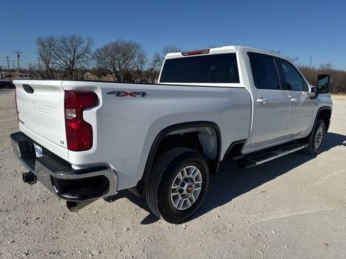 Used 2024 Chevrolet Silverado 2500 LT image 7