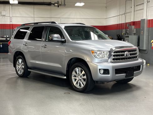 Used 2015 Toyota Sequoia Limited image 2