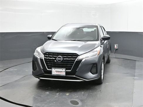 New 2025 Nissan Kicks Play S image 30