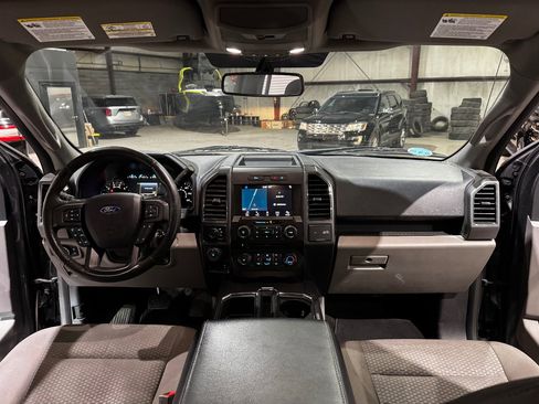 Used 2018 Ford F150 XLT w/ Equipment Group 302A Luxury image 28