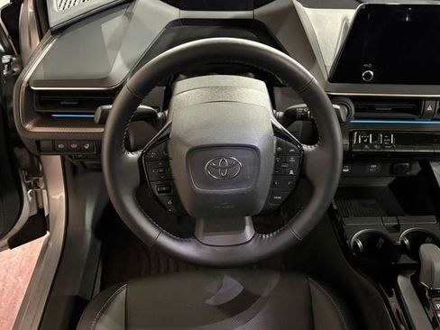 Used 2025 Toyota Prius XLE AWD/4WD image 19