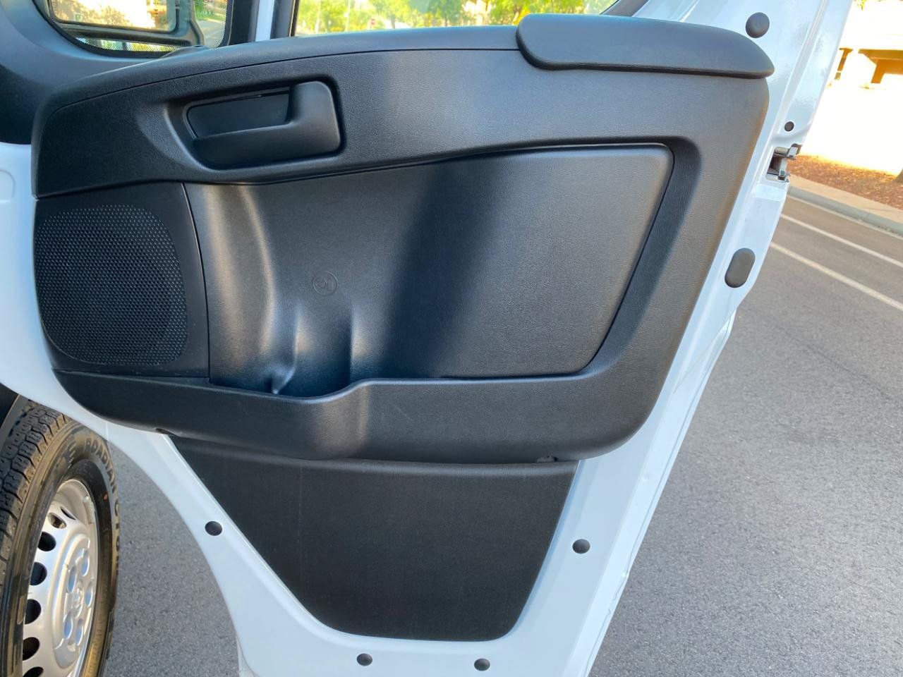 Used 2025 RAM ProMaster 2500 w/ U-Haul Equipment Group FWD image 30