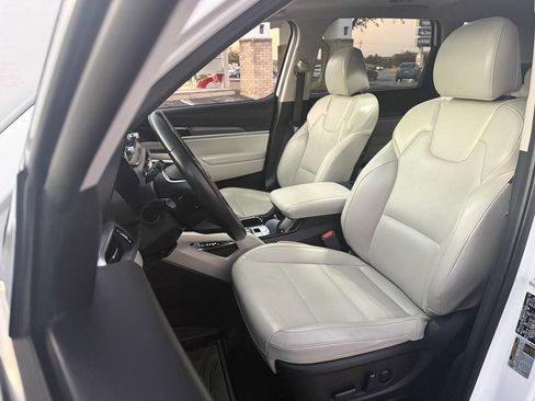 Used 2020 Kia Telluride S w/ S 8 Passenger Seating Package image 11