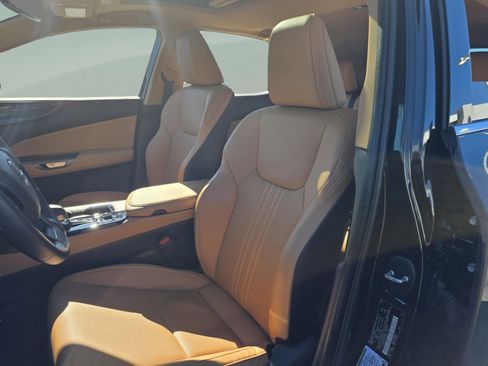 Certified 2025 Lexus NX 250 FWD w/ Premium Package image 10