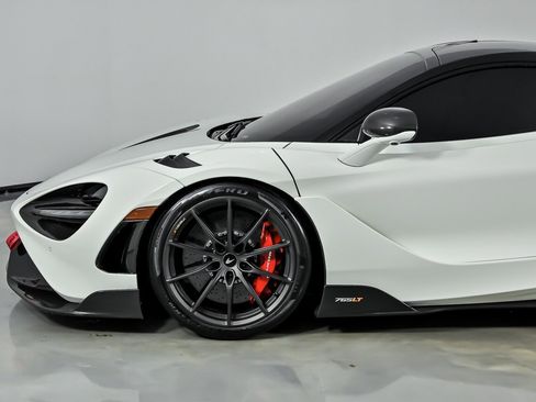 Used 2021 McLaren 765LT image 11