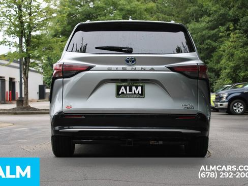 Used 2021 Toyota Sienna Limited FWD image 6