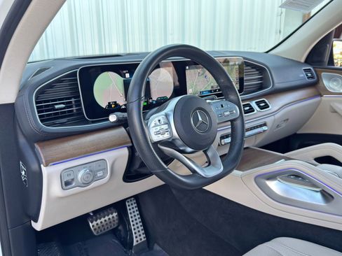 Used 2021 Mercedes-Benz GLS 580 4MATIC image 14