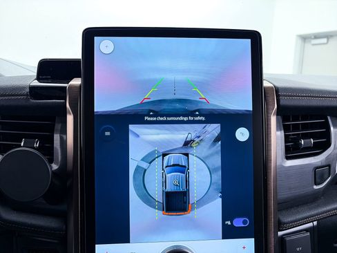 Used 2022 Ford F150 Lightning Lariat w/ Max Trailer Tow Package image 7